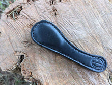 Load image into Gallery viewer, Safeguard: Ostrich Hammer Sap 6 of 8