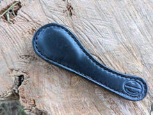 Load image into Gallery viewer, Safeguard: Ostrich Hammer Sap 6 of 8