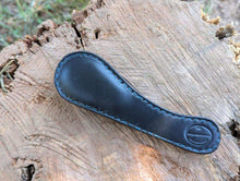 Load image into Gallery viewer, Safeguard: Ostrich Hammer Sap 4 of 8