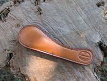 Load image into Gallery viewer, Safeguard: Ostrich Hammer Sap 7 of 8