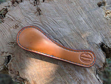 Load image into Gallery viewer, Safeguard: Ostrich Hammer Sap 7 of 8